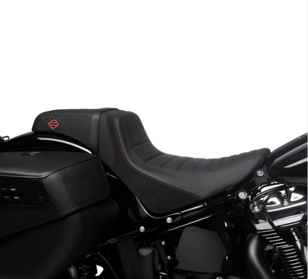 Harley Davidson Switchback Sitz – rote Naht