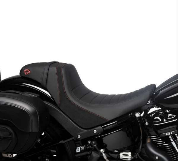 Harley Davidson Switchback Sitz – rote Naht